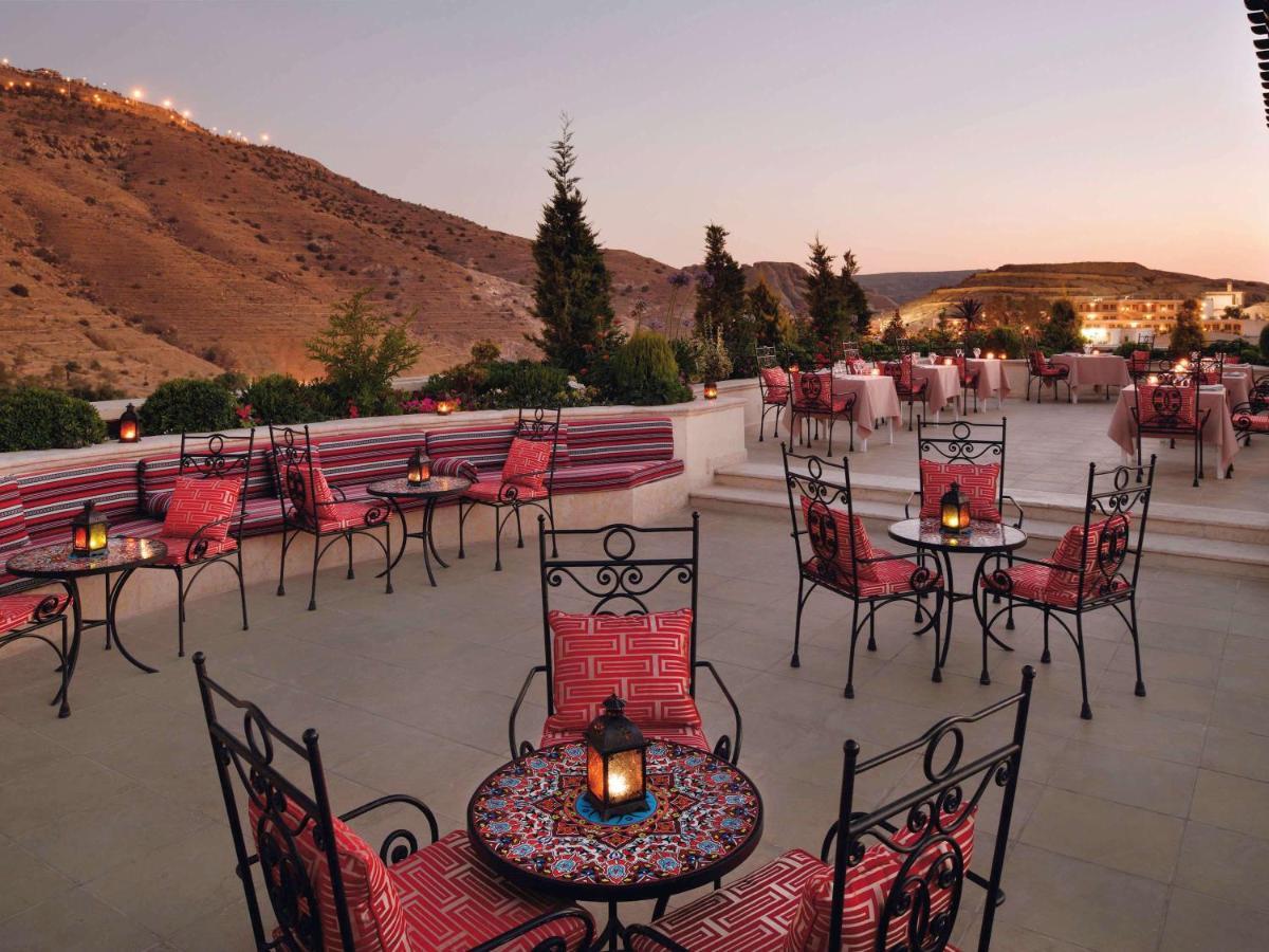 Moevenpick Resort Petra Вади Муса Экстерьер фото The view from the rooftop