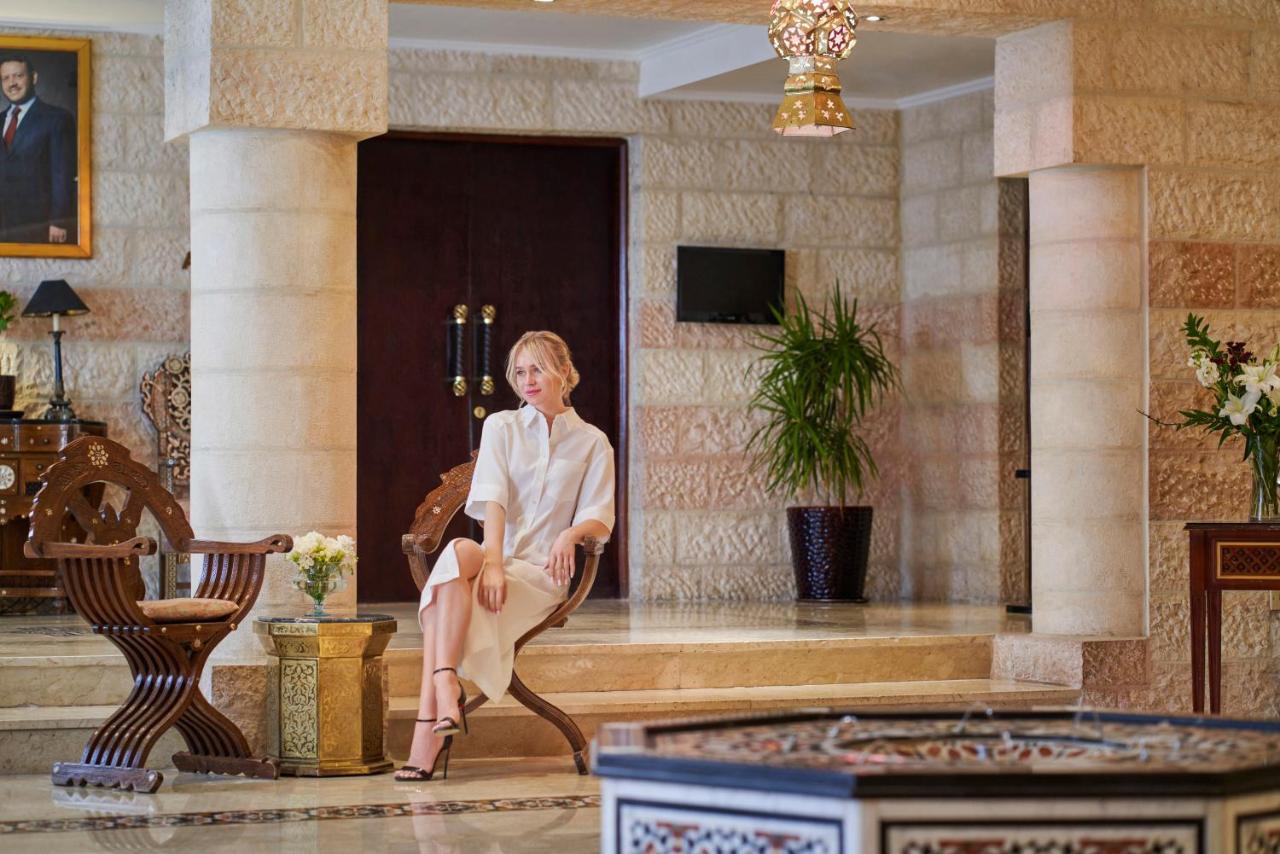Moevenpick Resort Petra Вади Муса Экстерьер фото Lobby