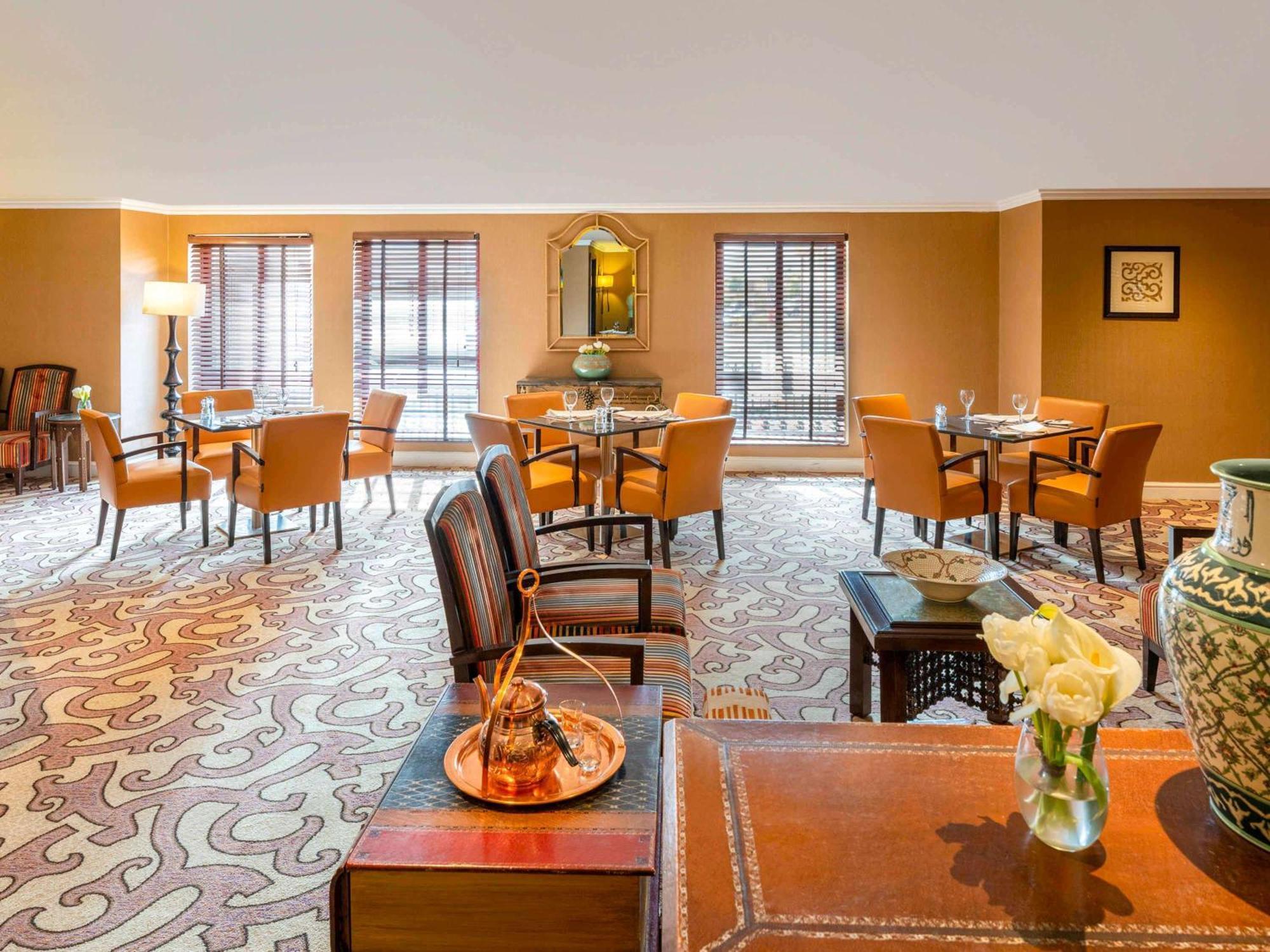 Moevenpick Resort Petra Вади Муса Экстерьер фото The Club Lounge at the hotel